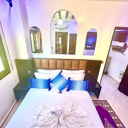 Maison D'Hotes Afassi 셰프샤우엔 외부 사진
