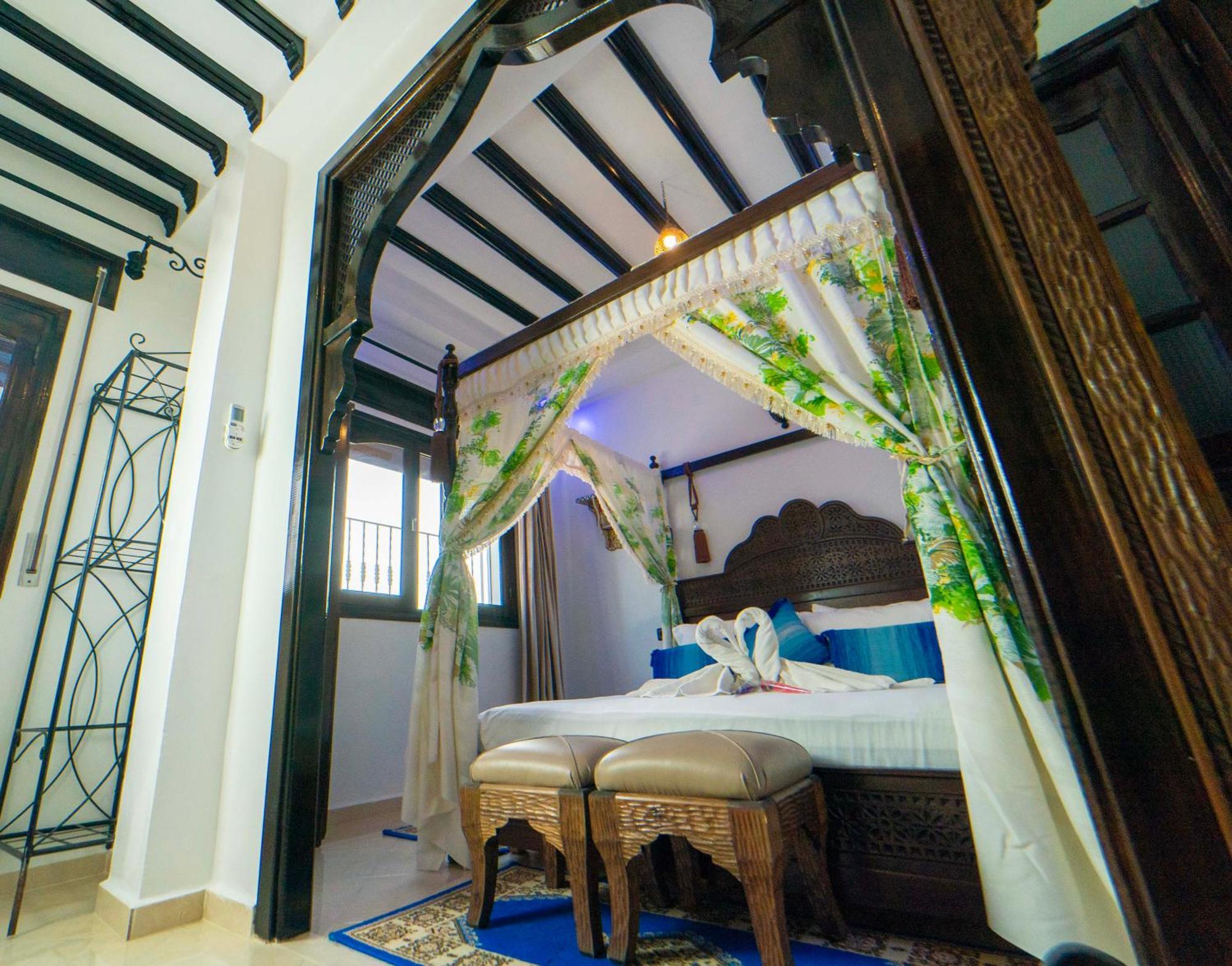 Maison D'Hotes Afassi 셰프샤우엔 외부 사진